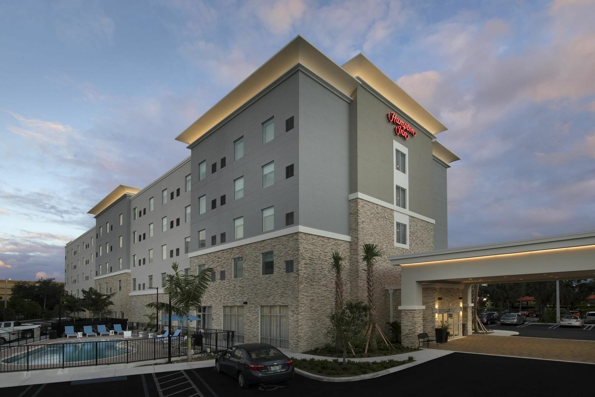 Hampton Inn Miami Airport East Exterior photo